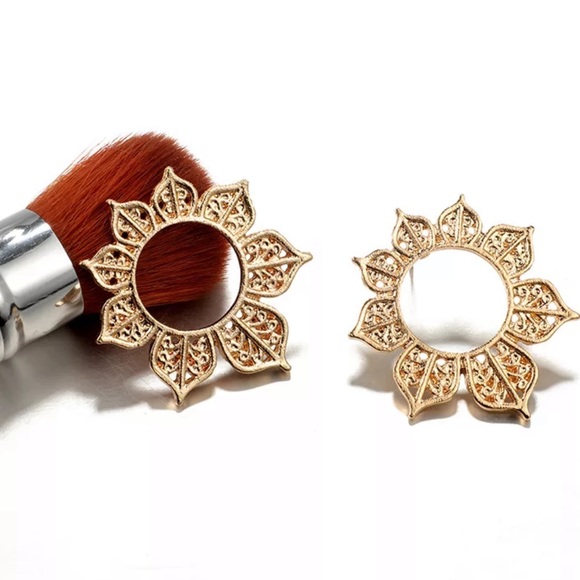 🌻 Elegant Classic Sun Flower Trendy Earrings 🌻 - Picture 3 of 3